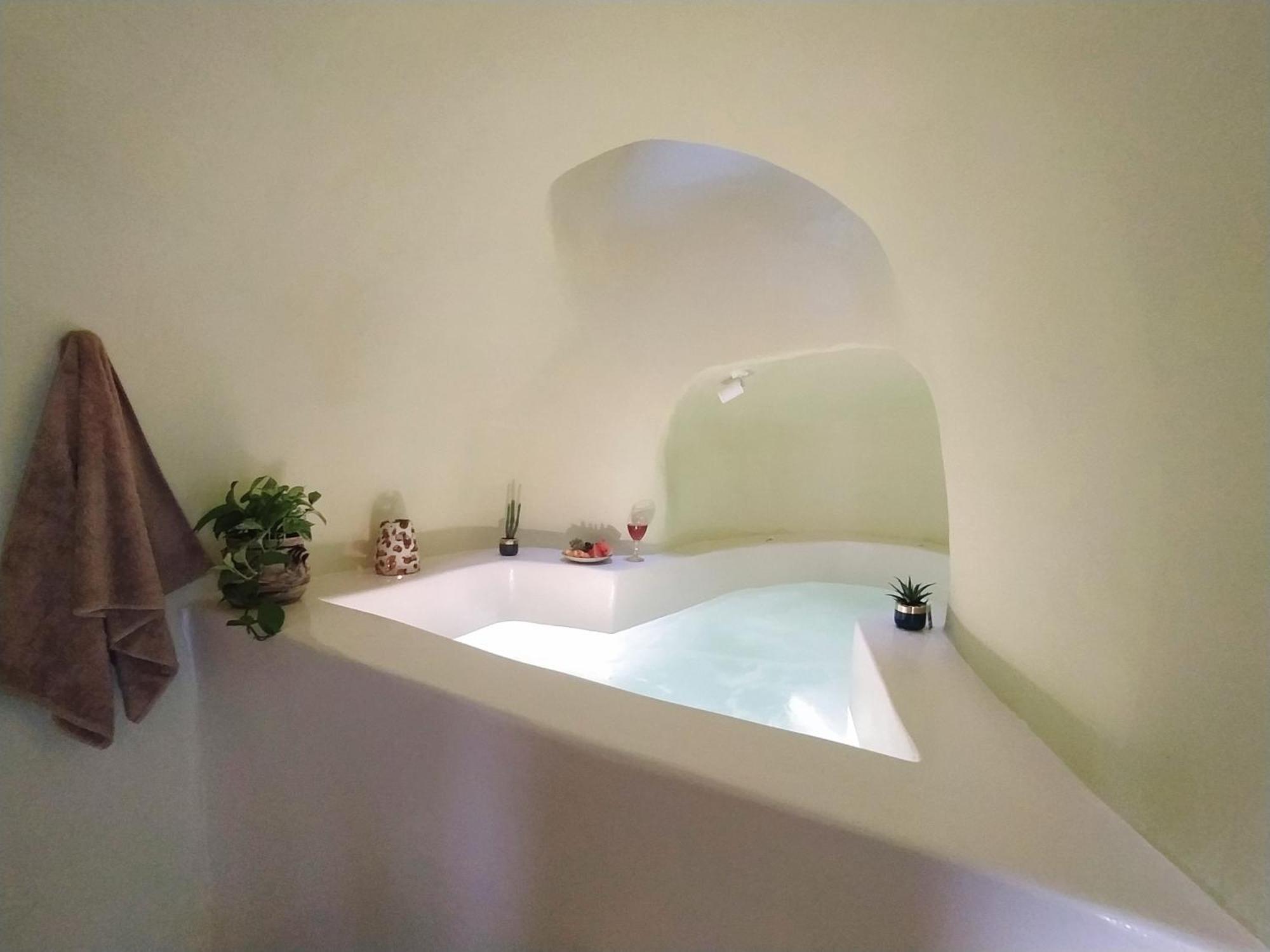Villa Santorini Oasis- Cave House à Fira  Extérieur photo