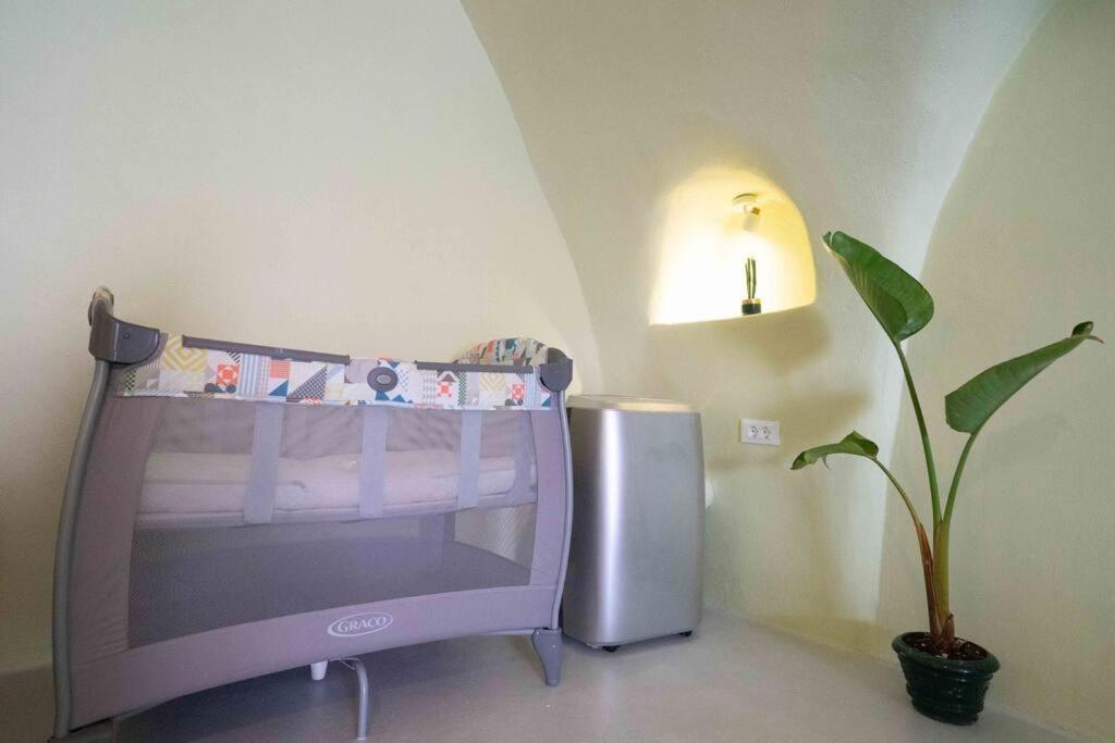 Villa Santorini Oasis- Cave House à Fira  Extérieur photo